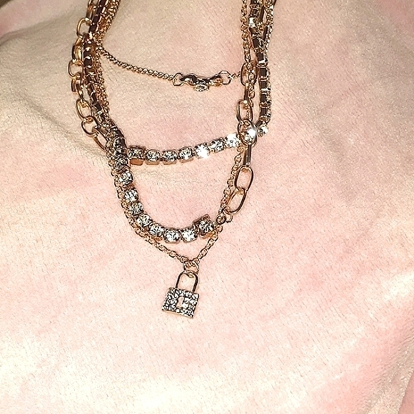 BLING + LUXURY + 4 GOLDEN Strands - Picture 5 of 7